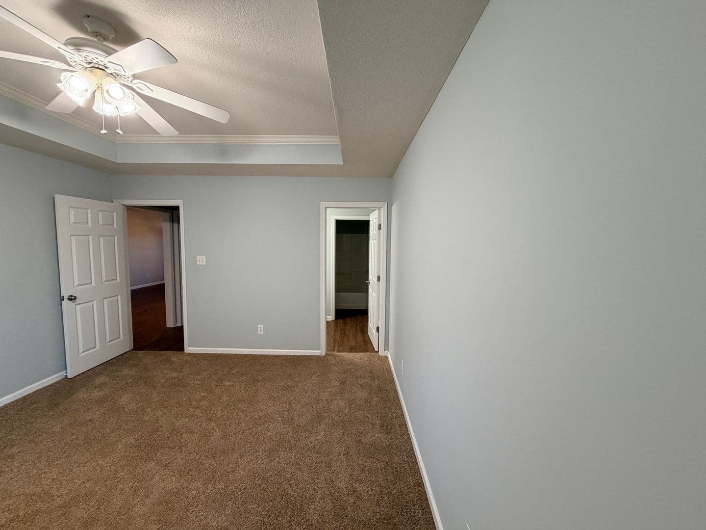 Hahira Apartment: 103 S. West St * - 934 - C