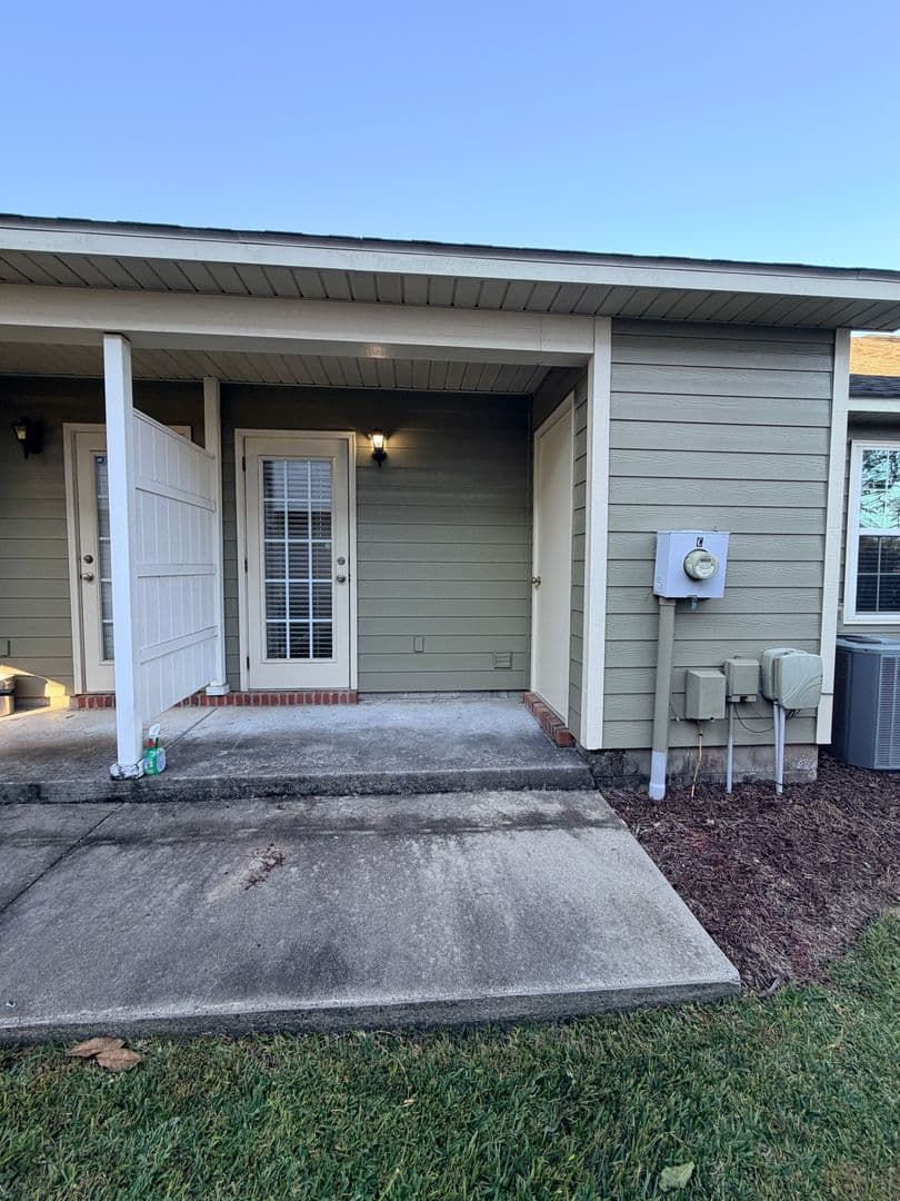 Hahira Apartment: 103 S. West St * - 934 - C