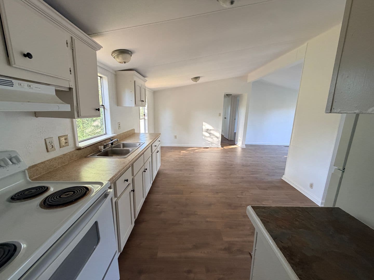 Valdosta House: 3427 Old Clyattville Rd.
