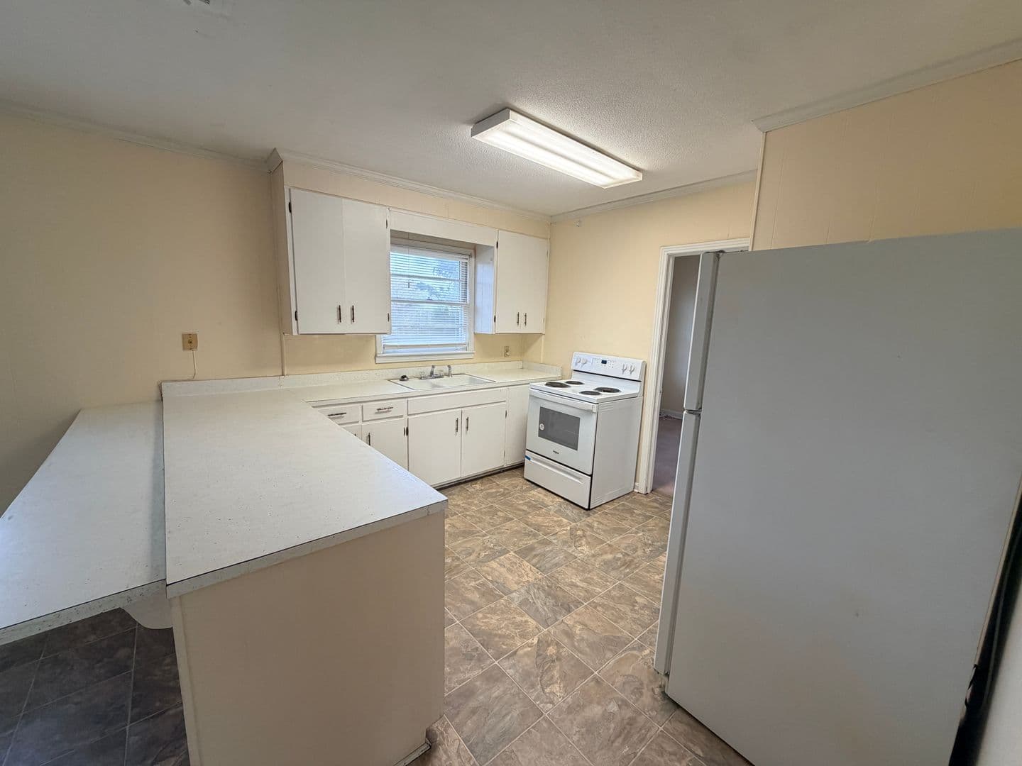 Hahira House: 609 S College Street *