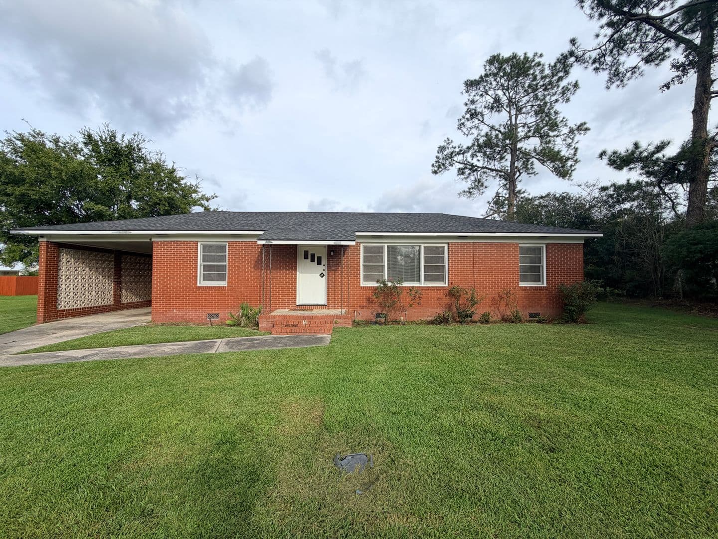 Hahira House: 609 S College Street *