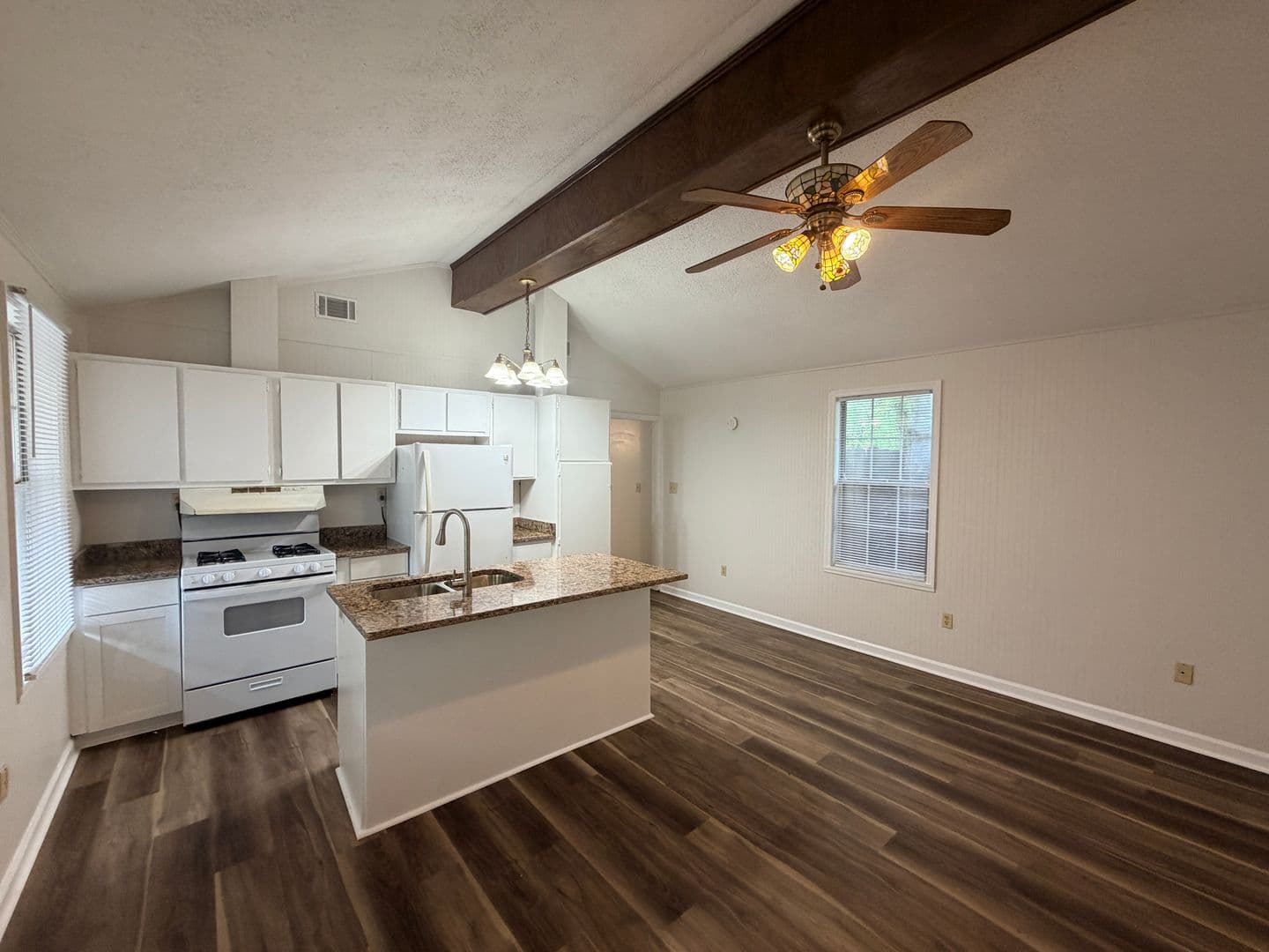 Valdosta Apartment: 1706 Azalea Dr. * - 637 - D