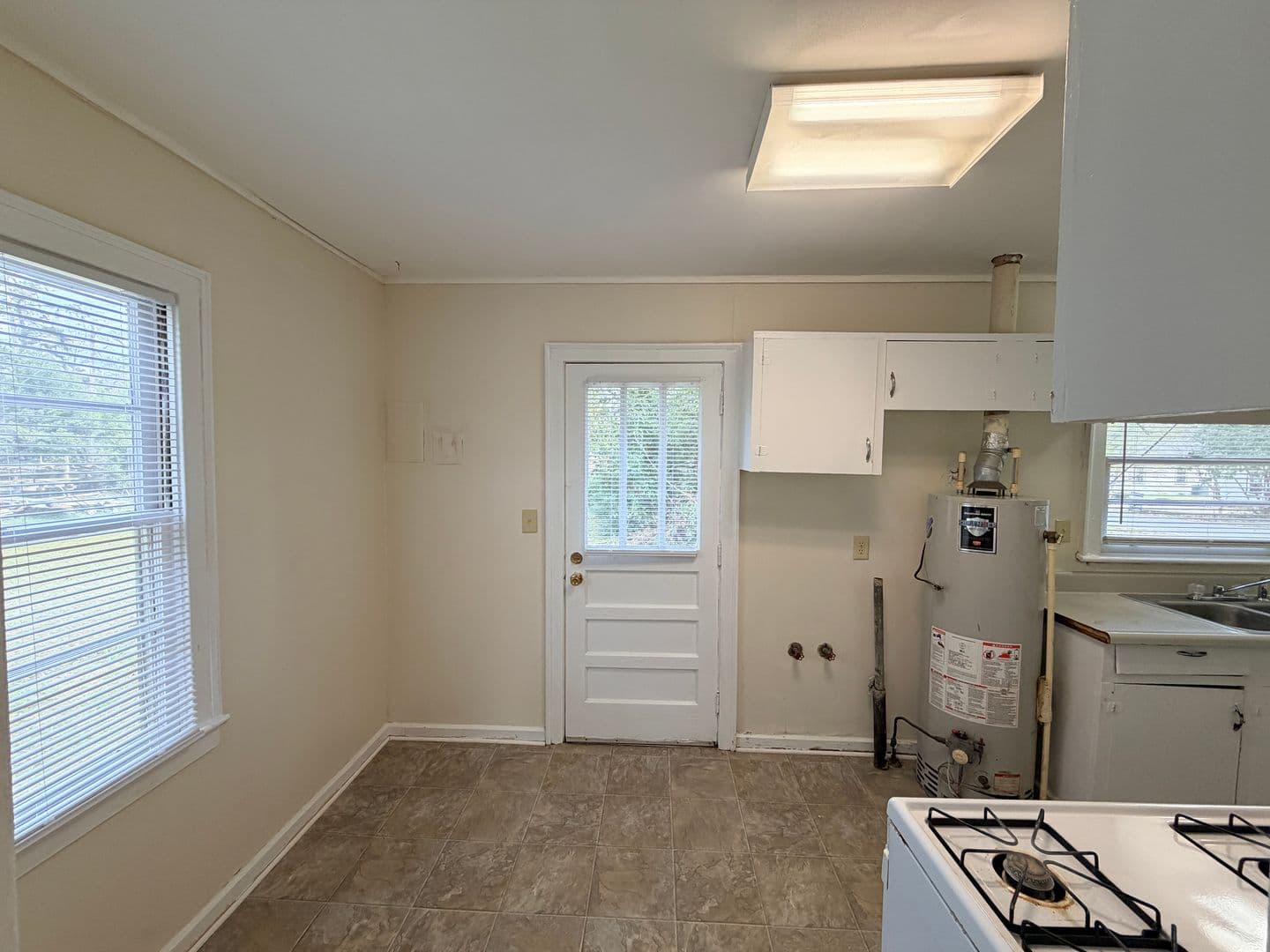 Valdosta House: 1701 N Troup Street*