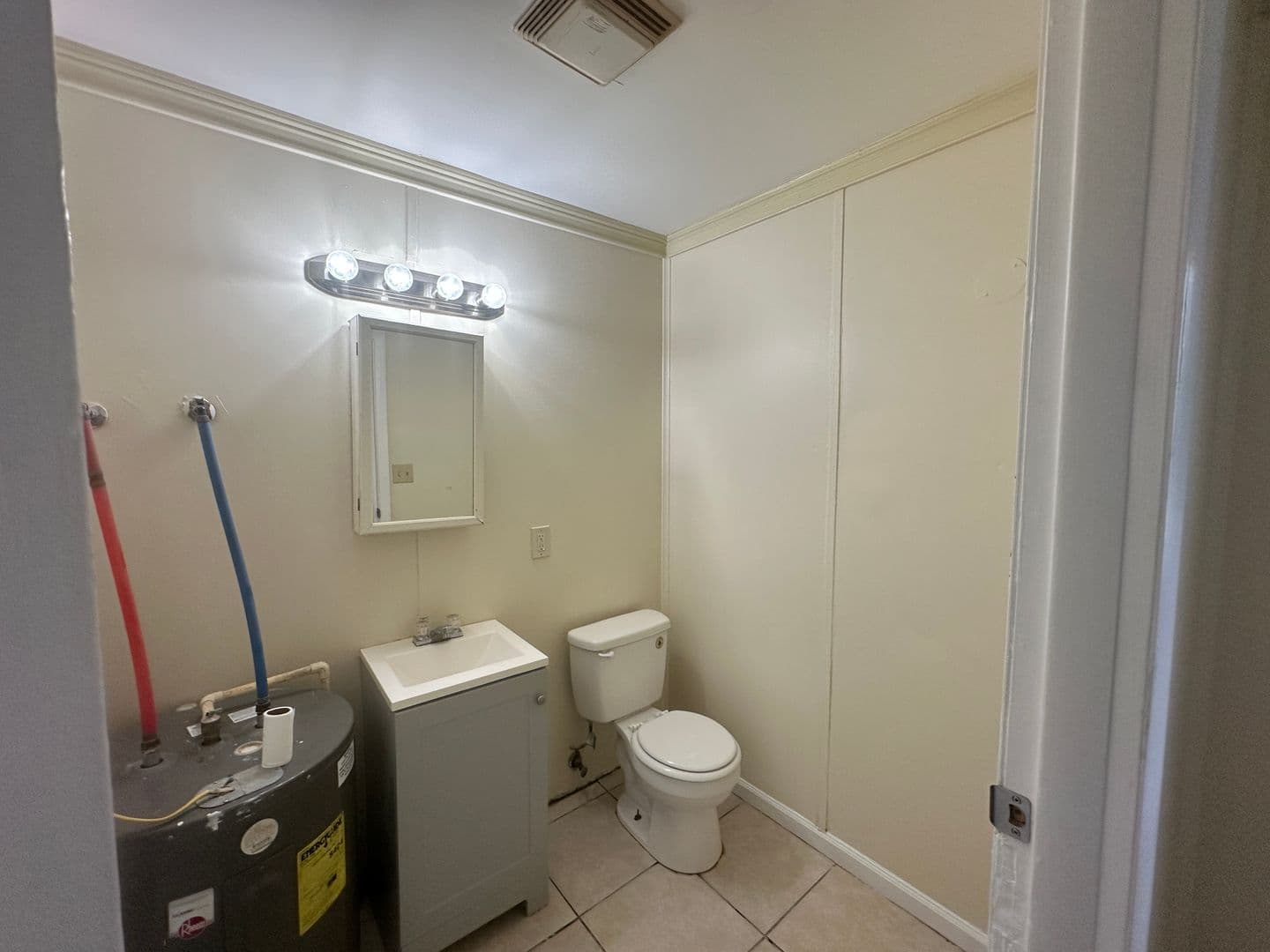 Valdosta House: 813 E. Poplar Dr *