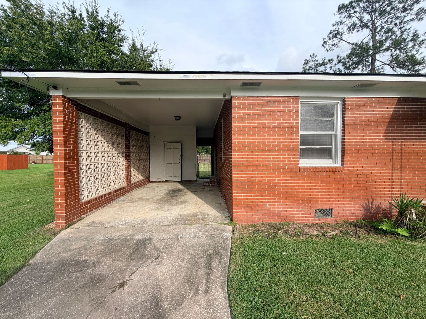 Hahira House: 609 S College Street *