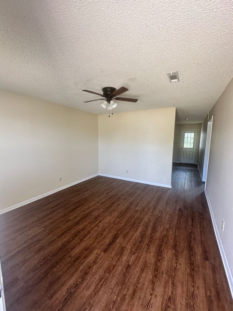 Remerton Apartment: 1603 Victory St