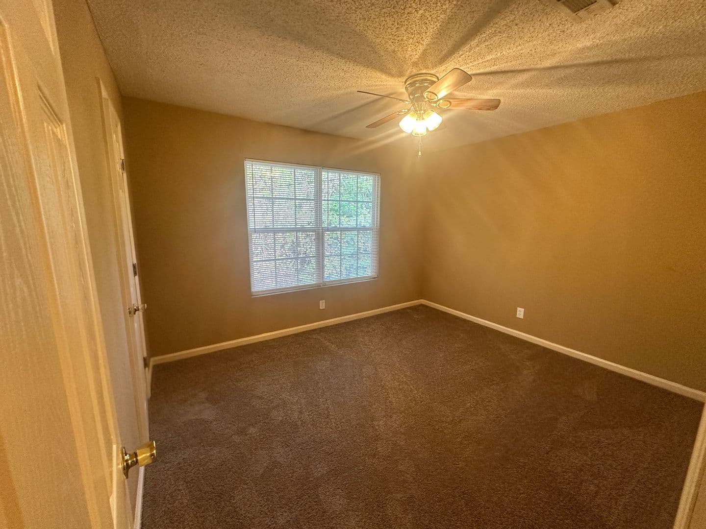 Adel Townhome: 1305 Breckenridge Dr Apt 9