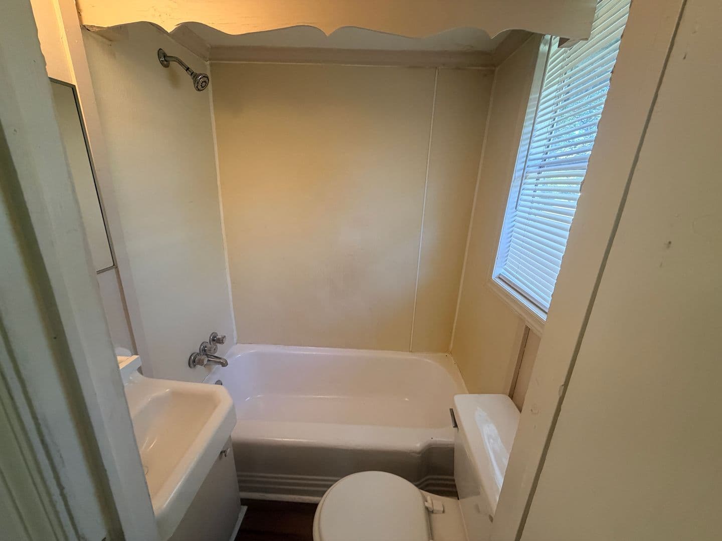 Valdosta House: 2150 1/2 Winston Ave