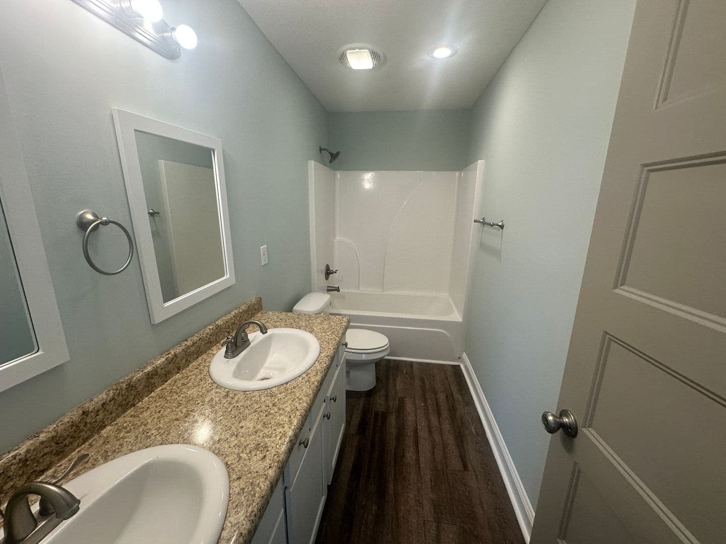 Hahira Apartment: 440 W. Stanfill St. * - 938 - B3