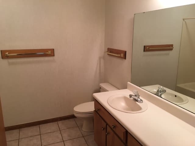 Valdosta Apartment: 2308 B Pineview Drive