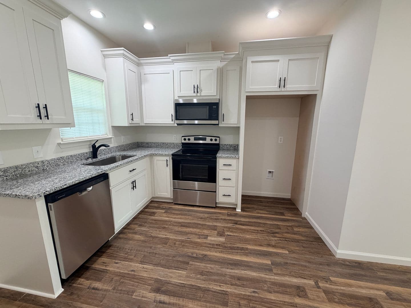 Nashville Apartment: 719 Dawn Dr. * - B