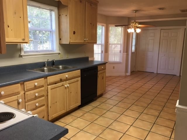 Valdosta House: 4112 Clay Drive*