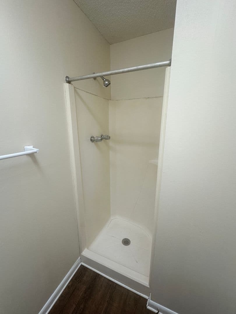 Remerton Apartment: 1603 Victory St