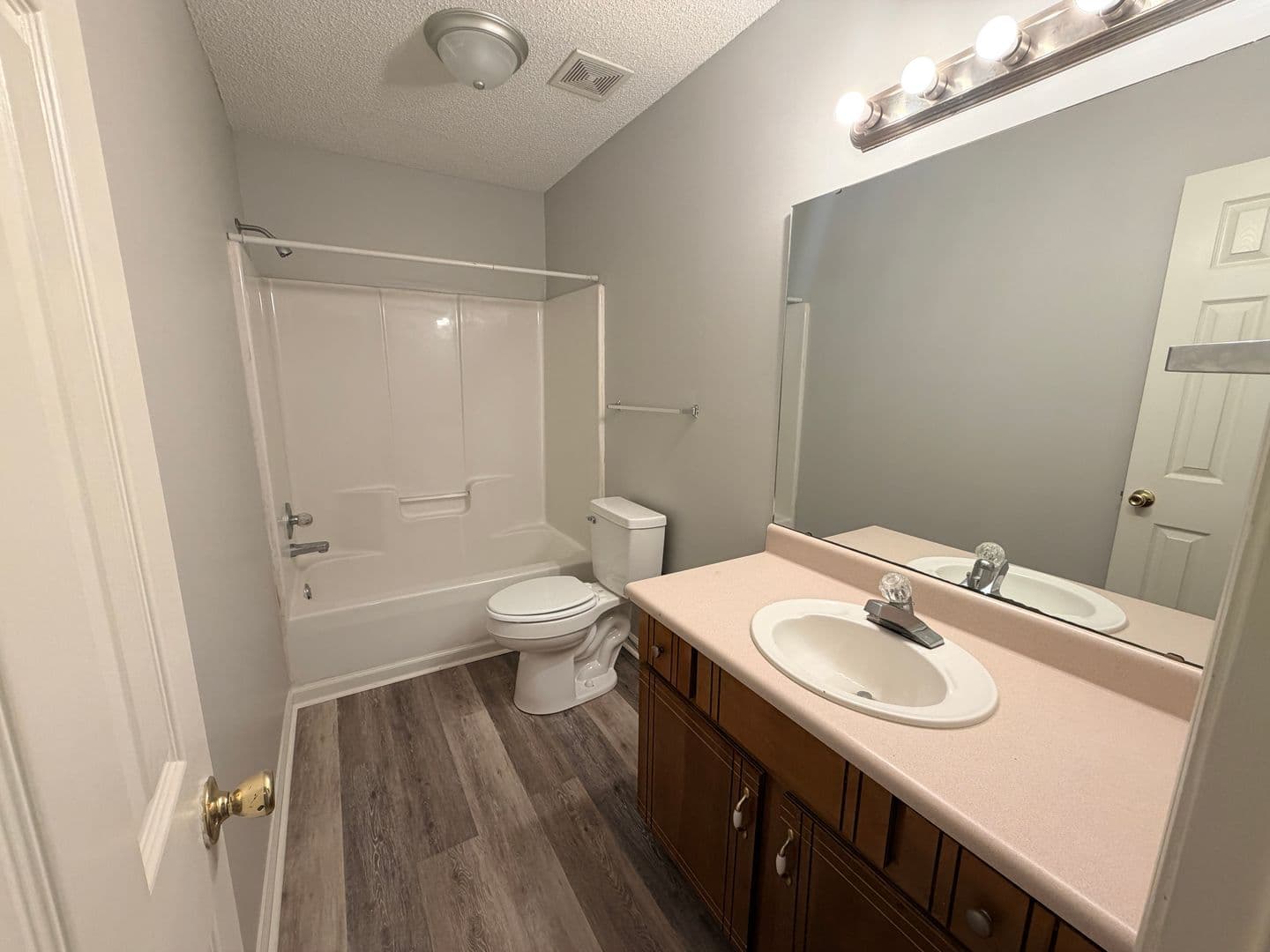 Valdosta Apartment: 2127-A Houston Ave.