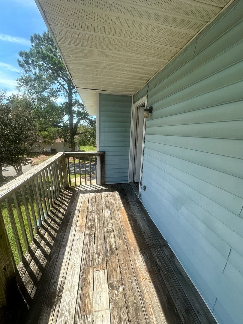 Remerton Apartment: 1603 Victory St