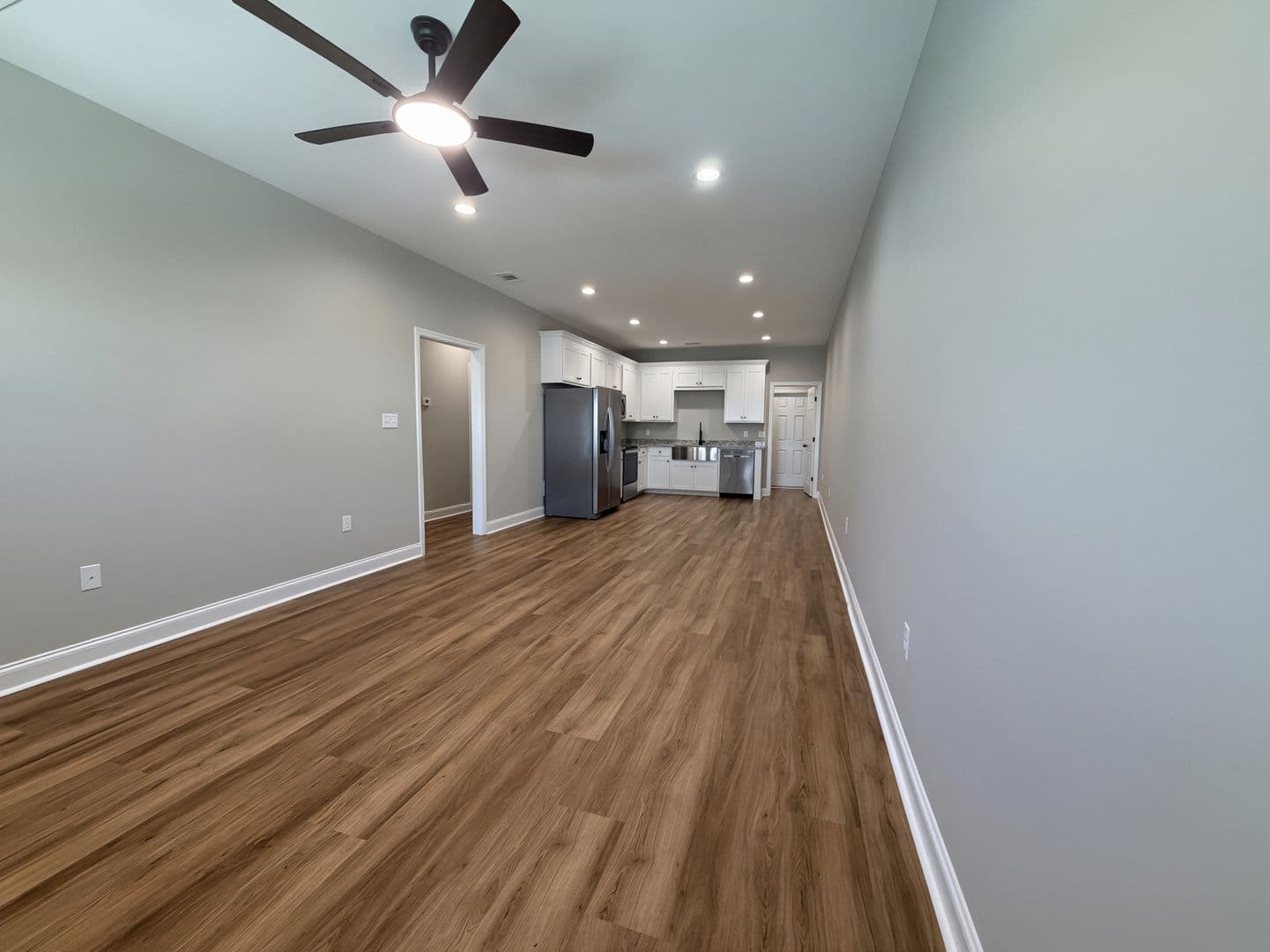 Adel Apartment: 515 Birch St. * - M