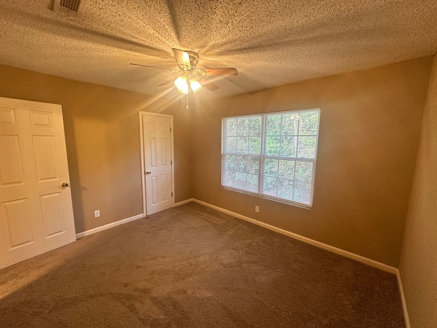 Adel Townhome: 1305 Breckenridge Dr Apt 9