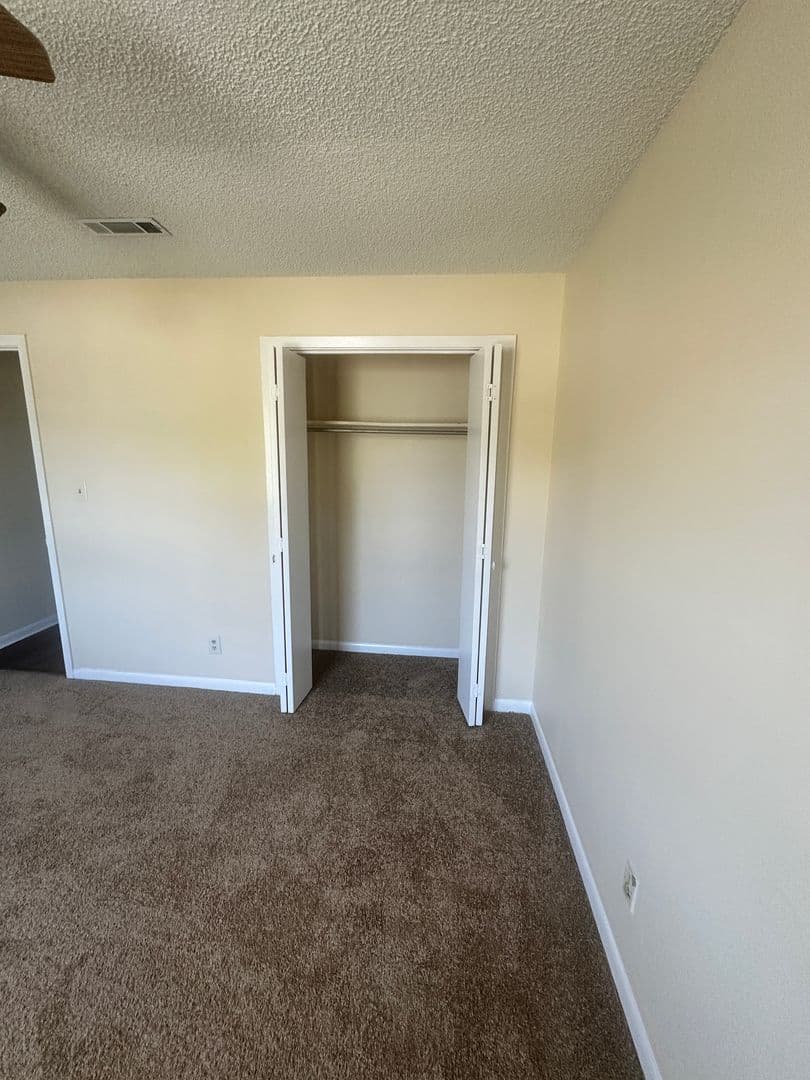 Remerton Apartment: 1603 Victory St