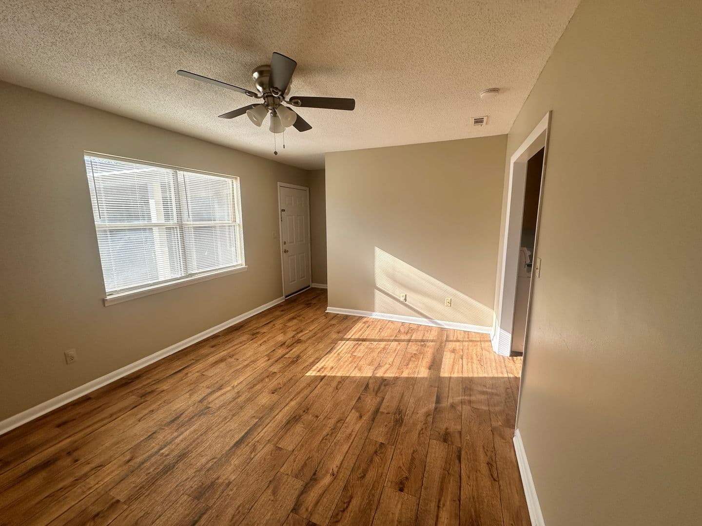 Hahira Apartment: 509 E. Main St. * - 911 - D