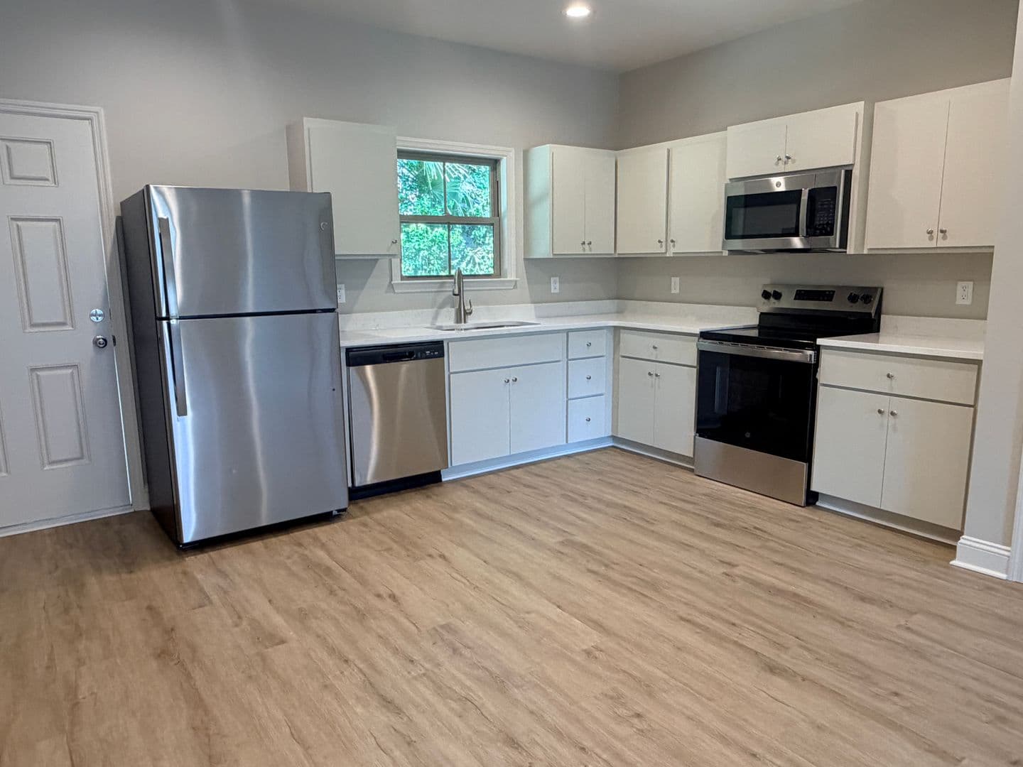 Sparks Apartment: 203 S. Goodman St*