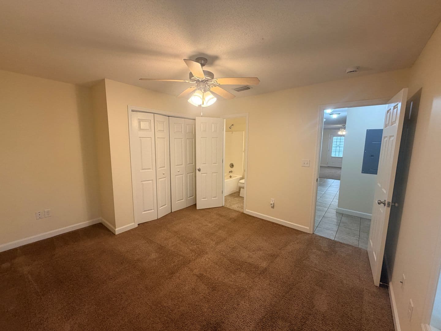 Valdosta Apartment: 1704 N Patterson St. * - #8