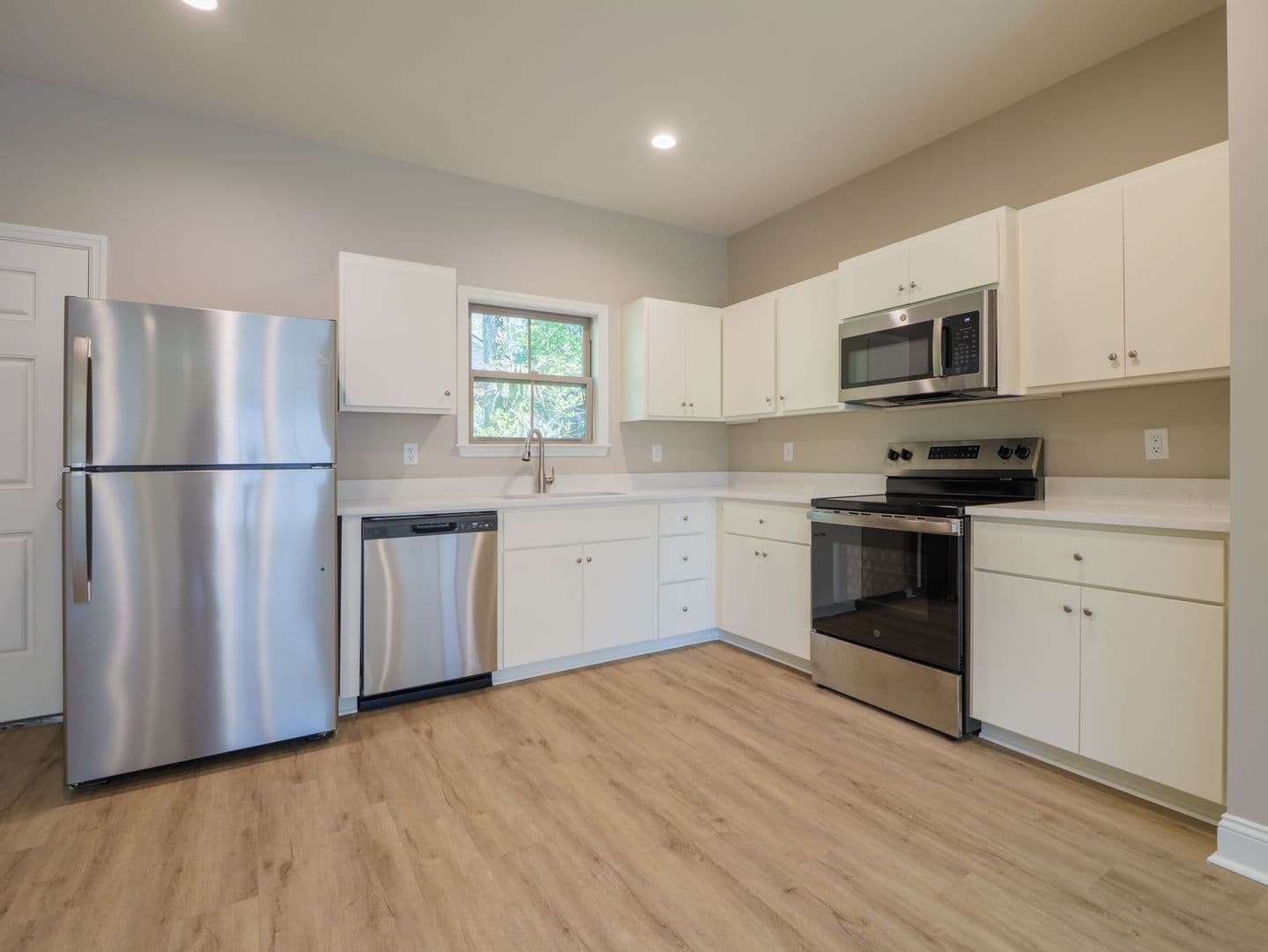 Sparks Apartment: 203 S. Goodman St*