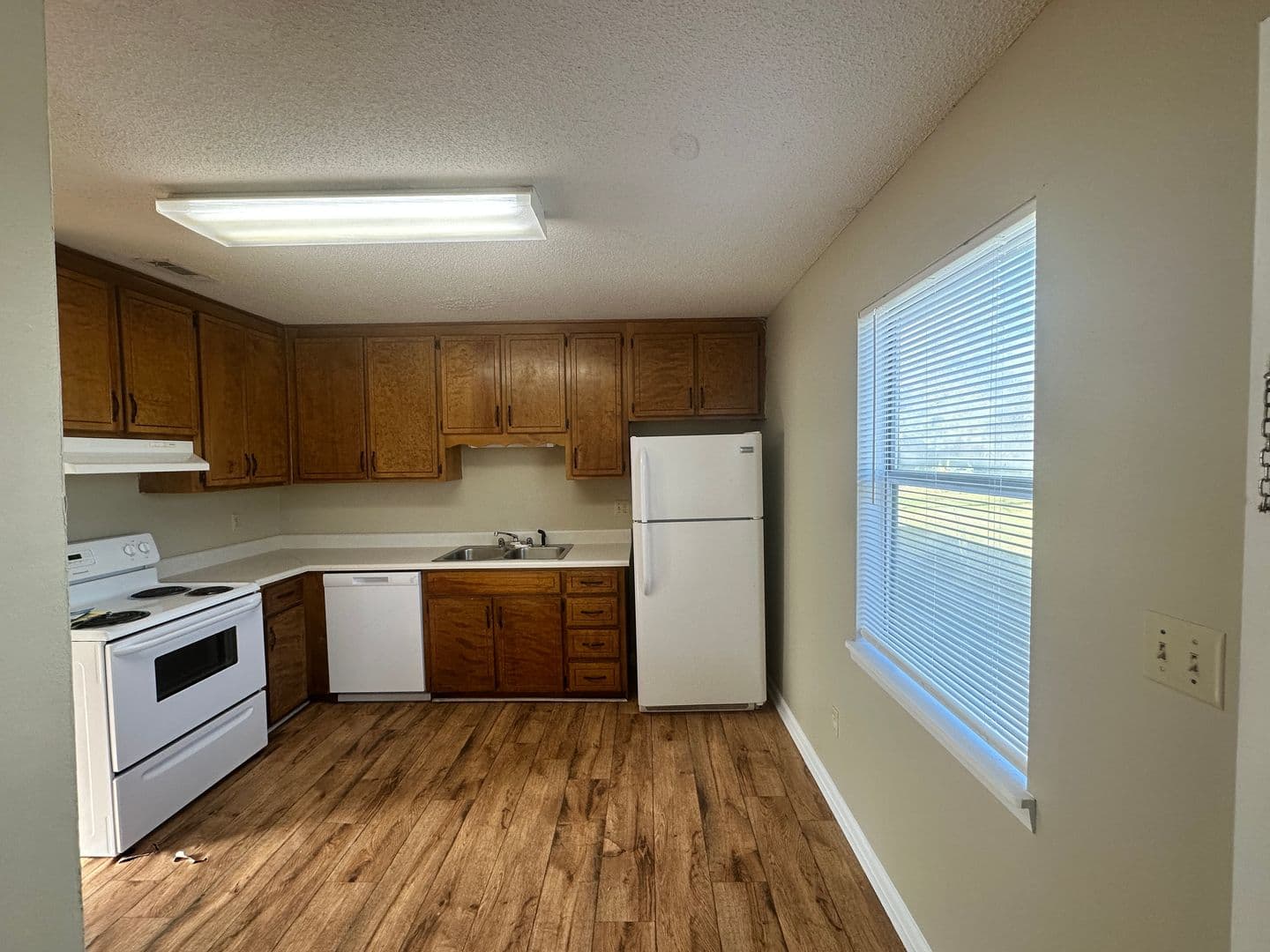 Hahira Apartment: 509 E. Main St. * - 911 - D