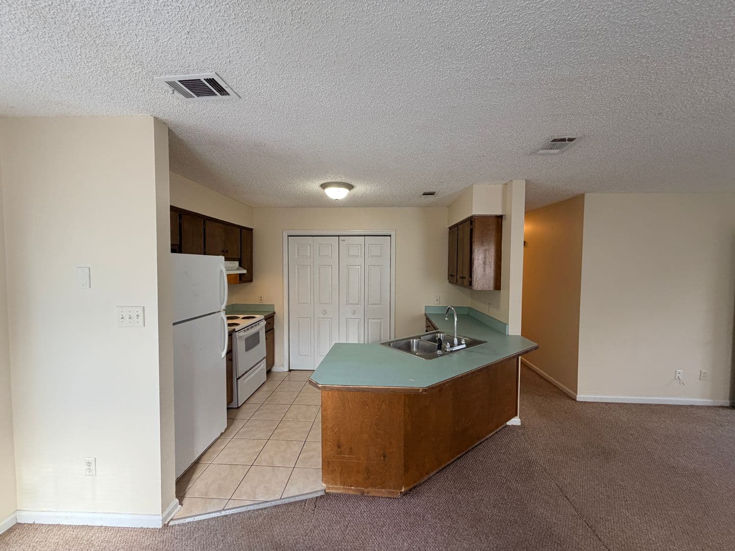 Valdosta House: 377 Pinedale Cir*