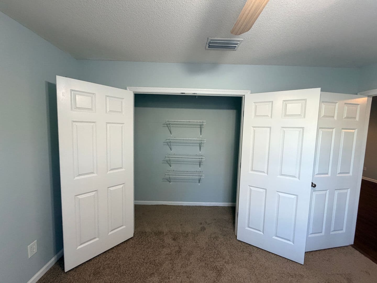 Hahira Apartment: 103 S. West St * - 934 - C