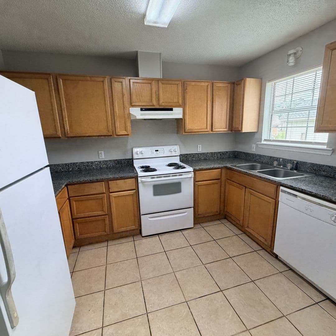 Valdosta Apartment: 1531 Woodard St. * - 375 - D5