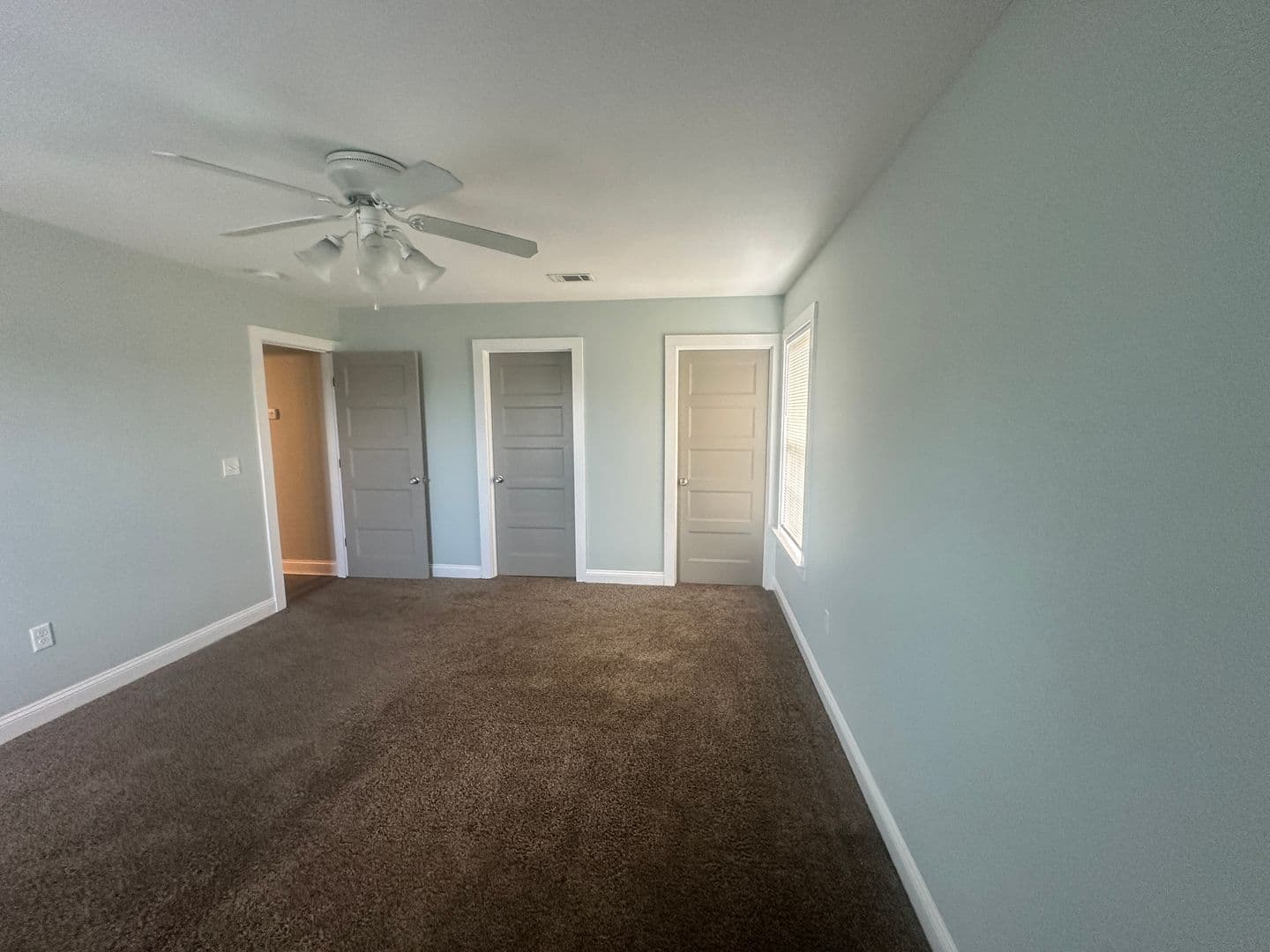 Hahira Apartment: 440 W. Stanfill St. * - 938 - B3