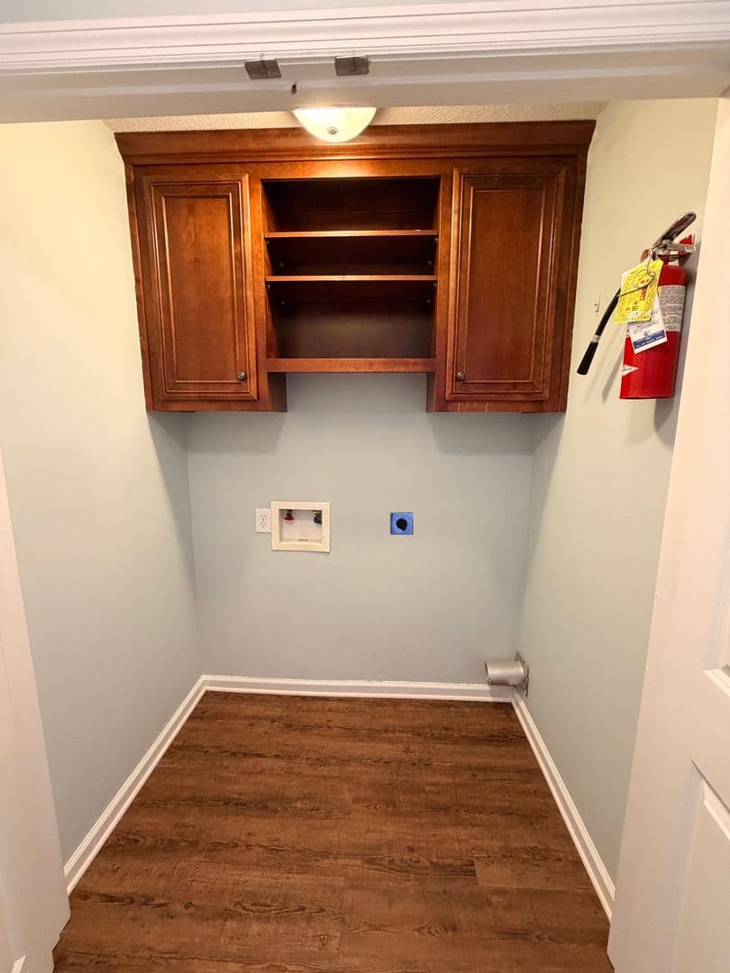 Hahira Apartment: 103 S. West St * - 934 - C
