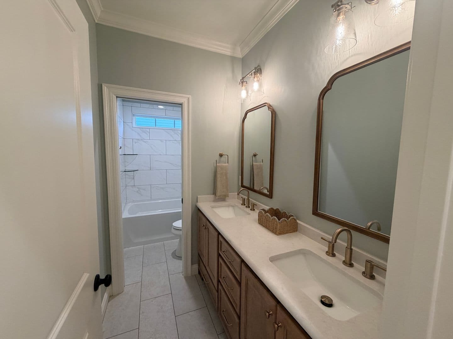 Lake Park House: 5635 Schoolhouse Pond Rd. *