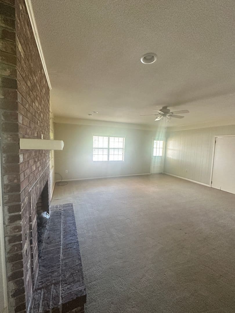 Valdosta House: 4742 Cat Creek Rd *
