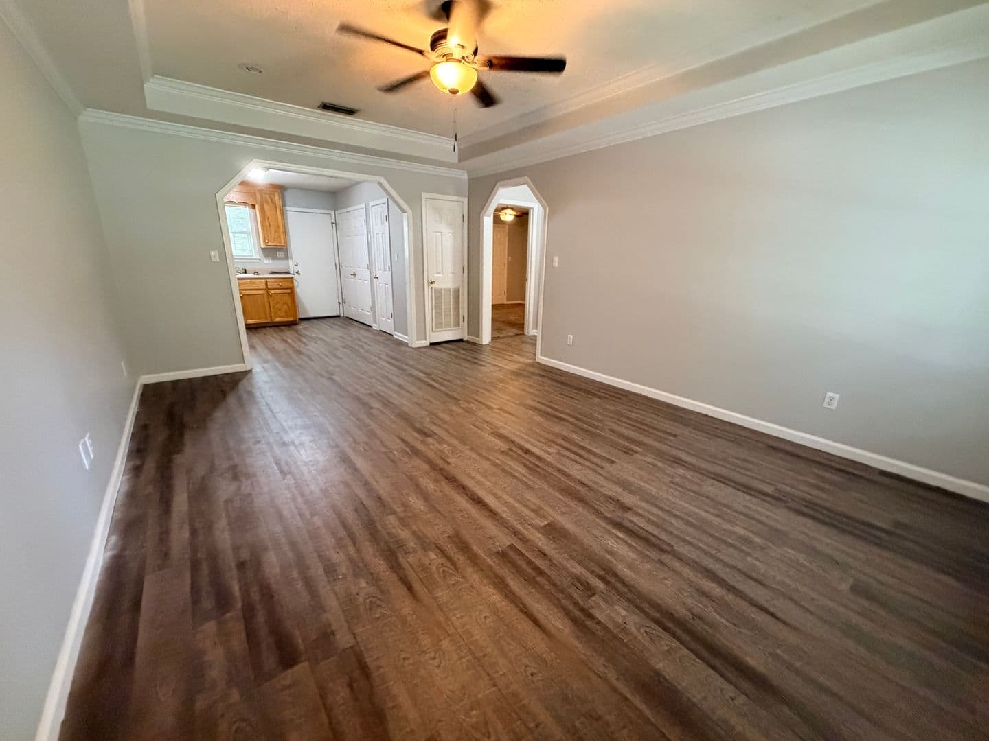 Hahira Apartment: 415 S. Hagan Bridge Rd. * - H17
