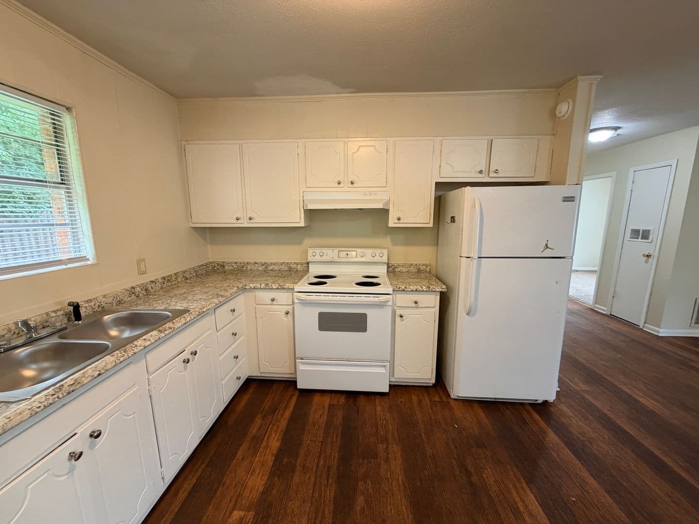 Valdosta Apartment: 104 Lankford Circle