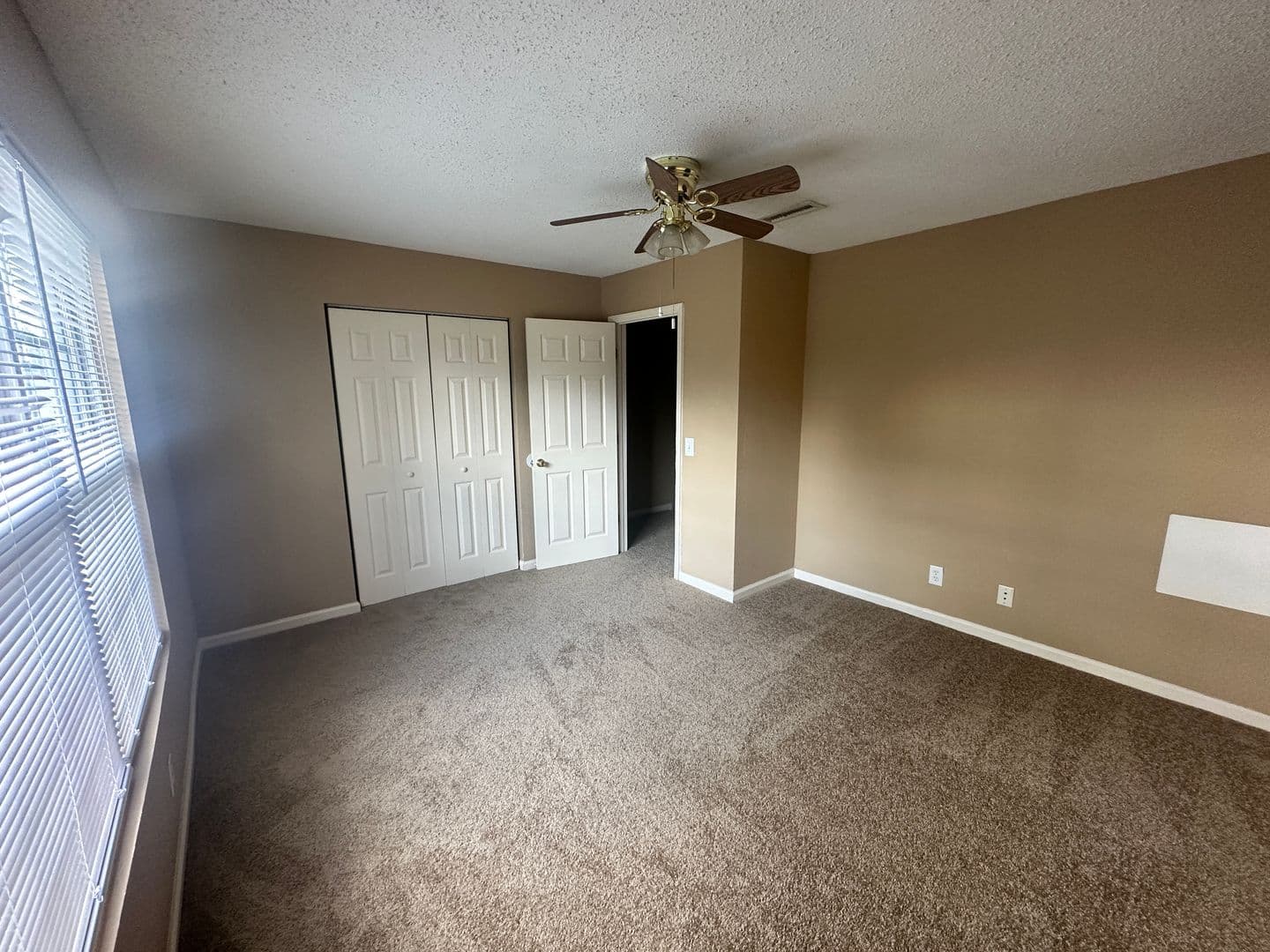 Adel Townhome: 1305 Breckenridge Dr Apt 9