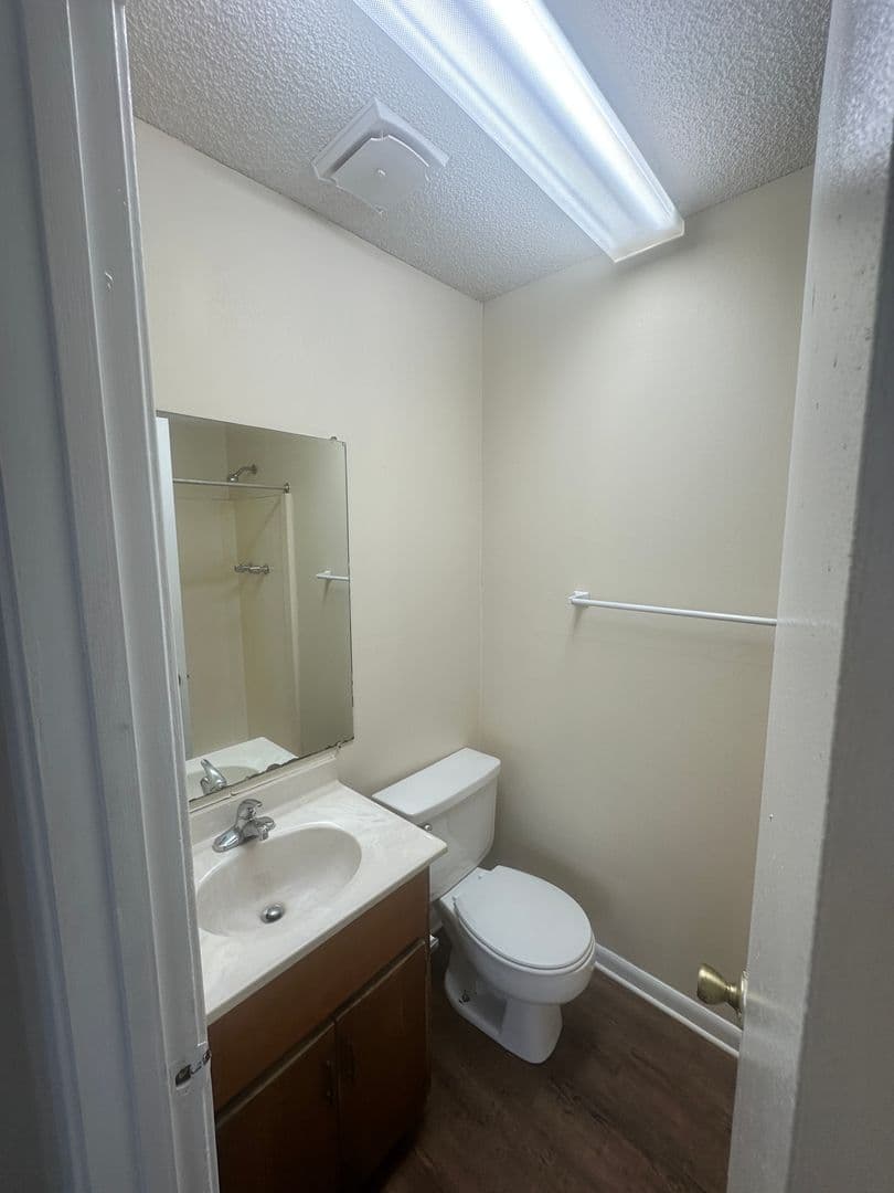 Remerton Apartment: 1603 Victory St