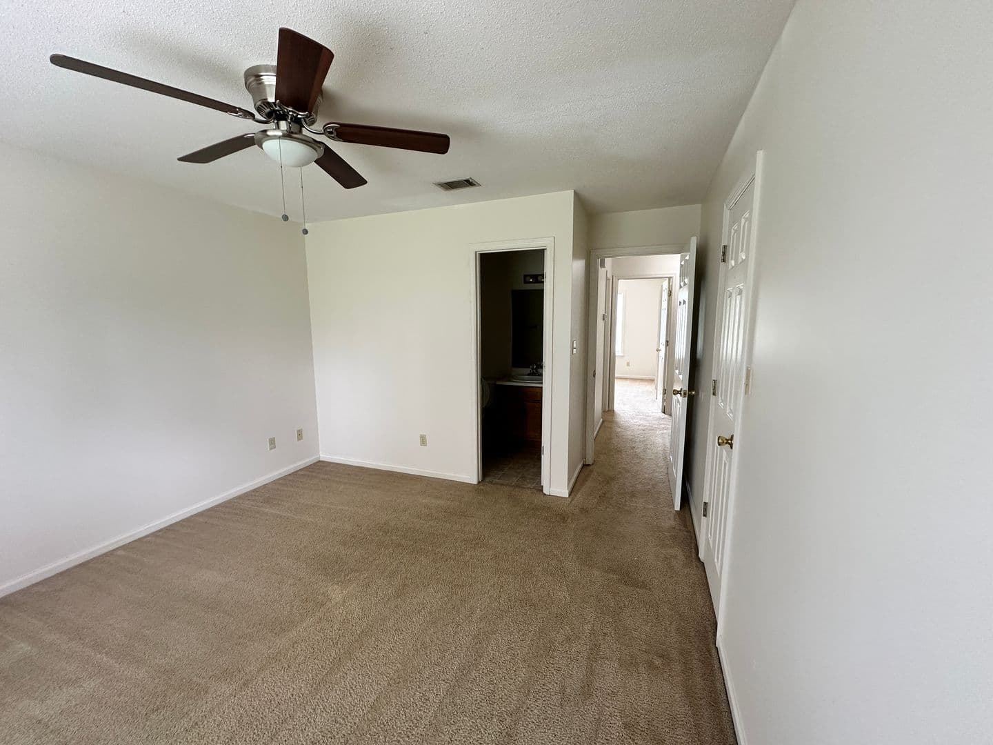 Valdosta House: 6119 B Vinnie Dr