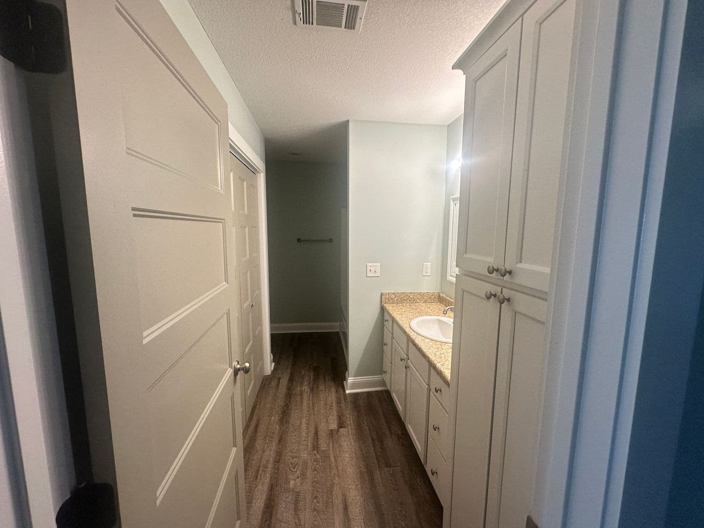 Hahira Apartment: 440 W. Stanfill St. * - 938 - B3