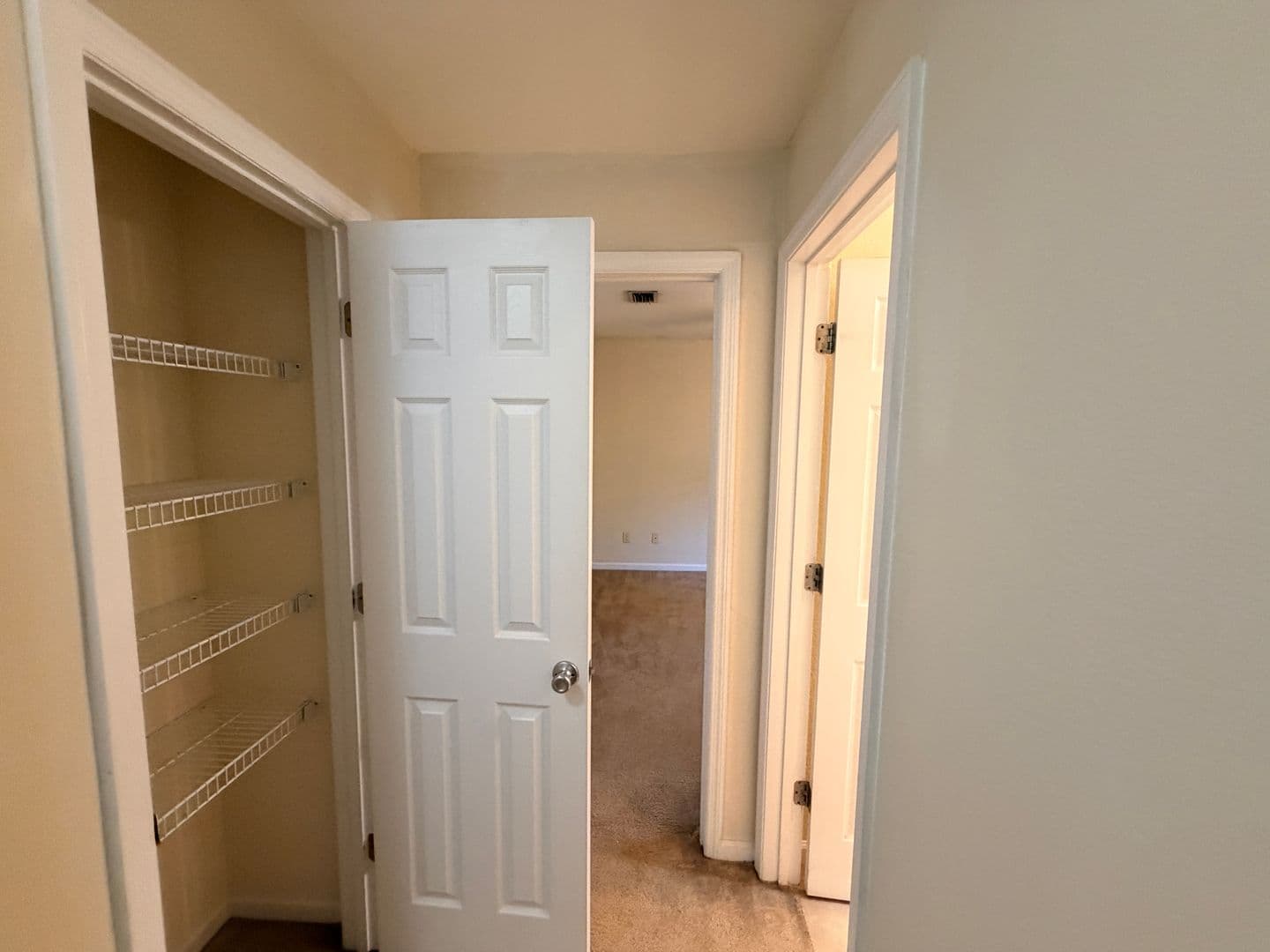 Valdosta Apartment: 1704 N Patterson St. * - #4