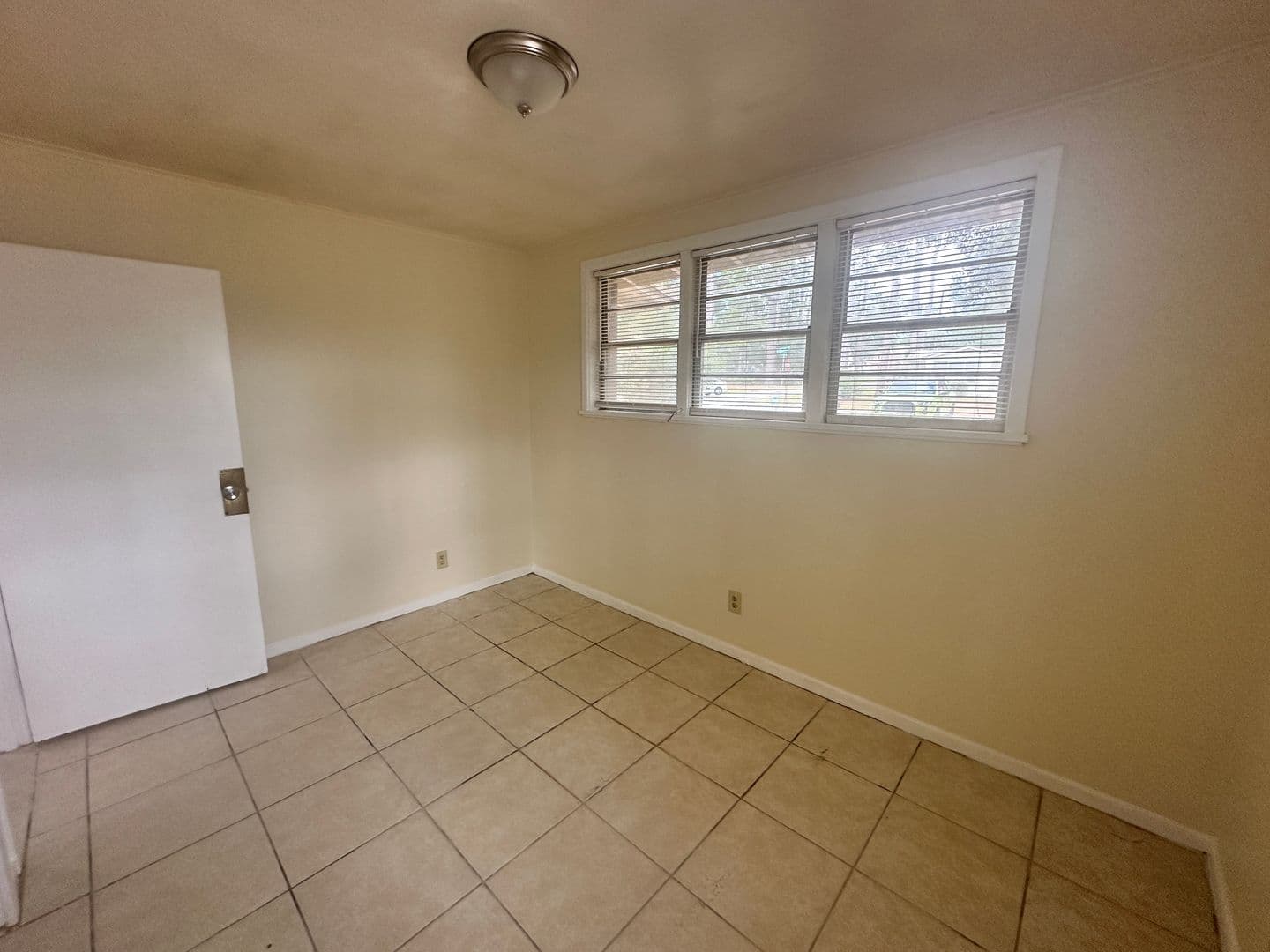Valdosta House: 813 E. Poplar Dr *