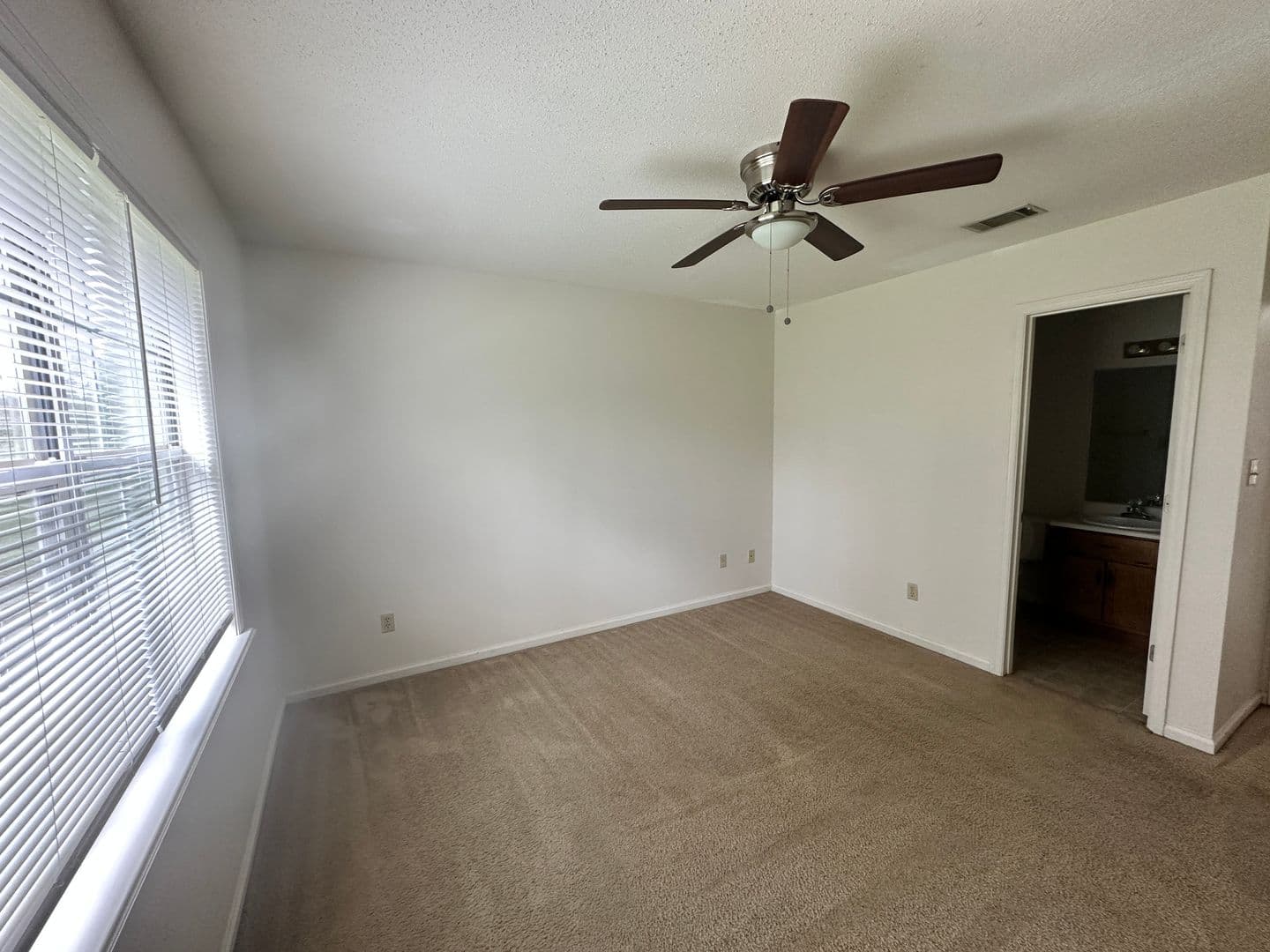 Valdosta House: 6119 B Vinnie Dr