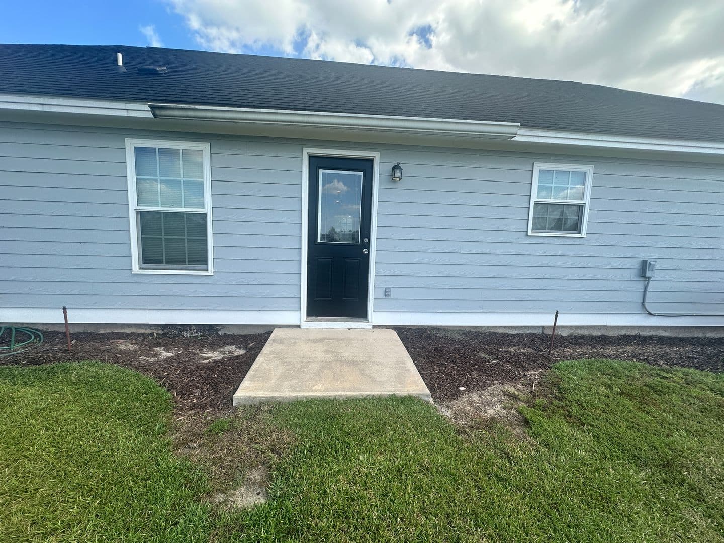 Hahira Apartment: 440 W. Stanfill St. * - 938 - B3