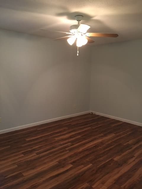 Valdosta House: 1111 Gornto Rd. *