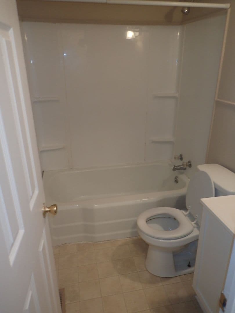 Valdosta House: 1808 Charlton St