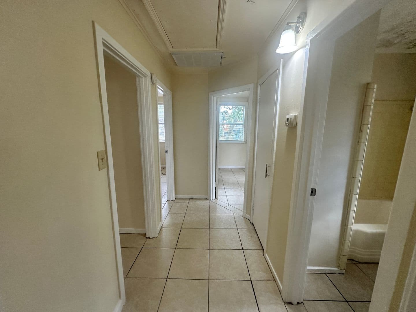 Valdosta House: 813 E. Poplar Dr *
