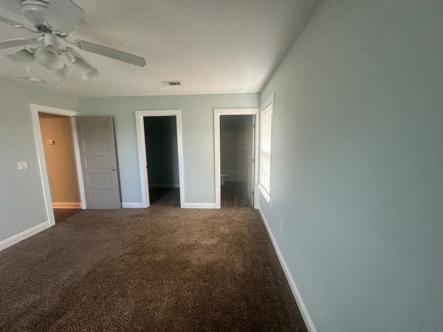 Hahira Apartment: 440 W. Stanfill St. * - 938 - B3