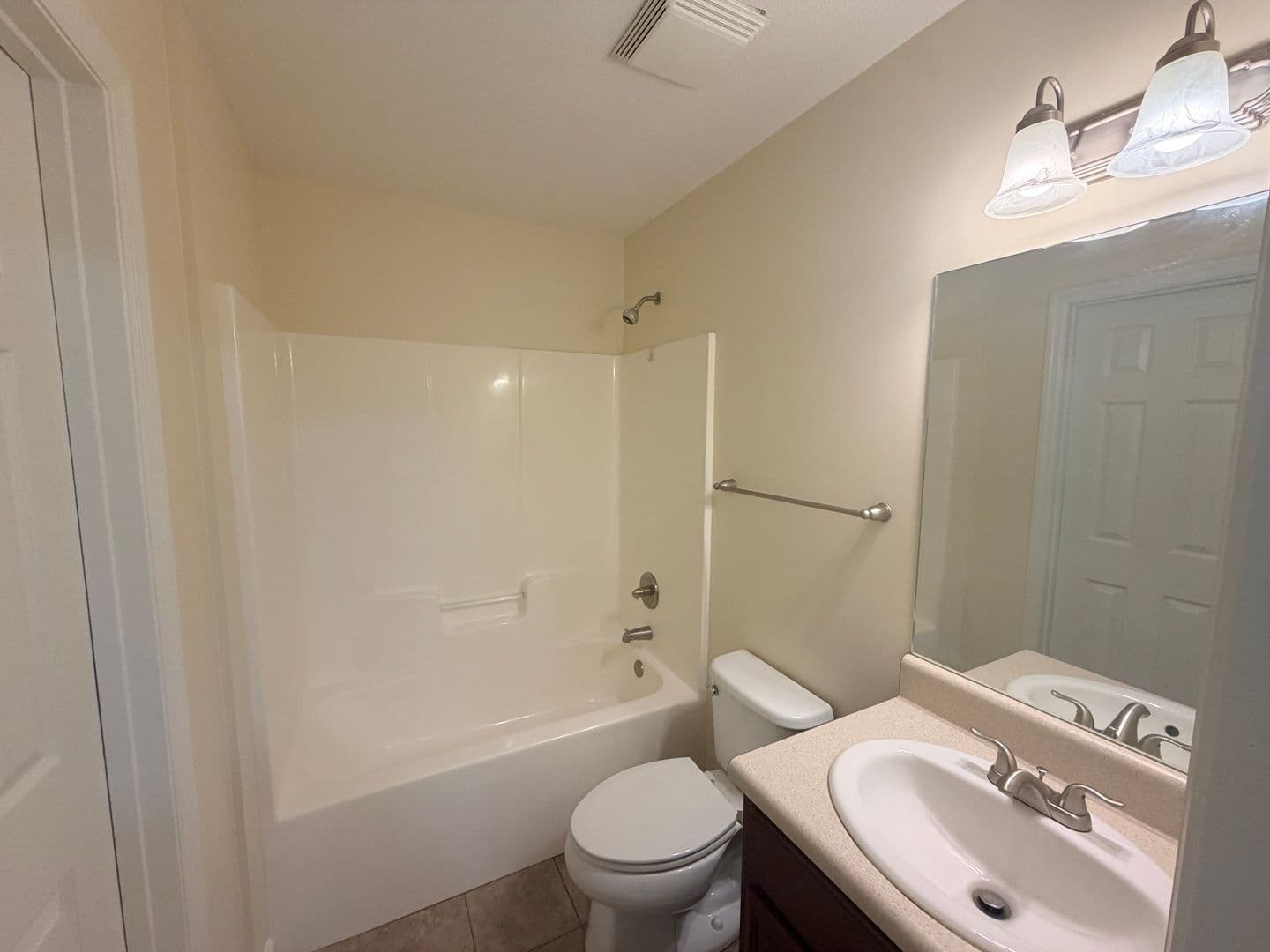 Valdosta Apartment: 1704 N Patterson St. * - #8