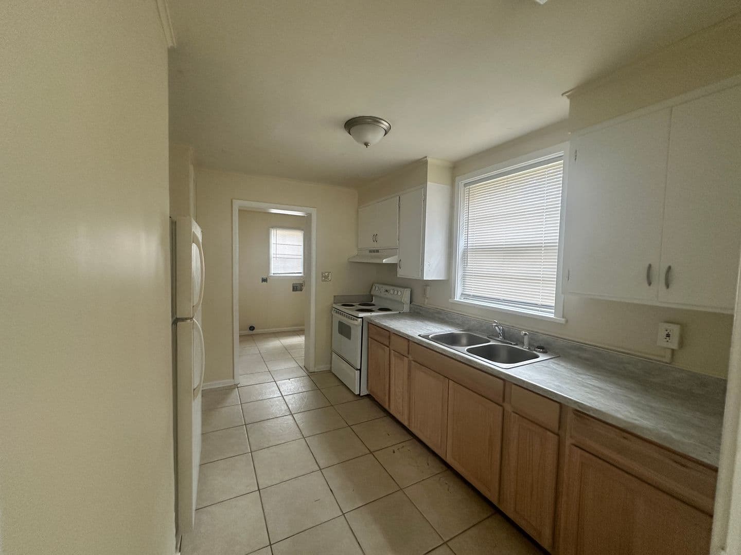 Valdosta House: 813 E. Poplar Dr *